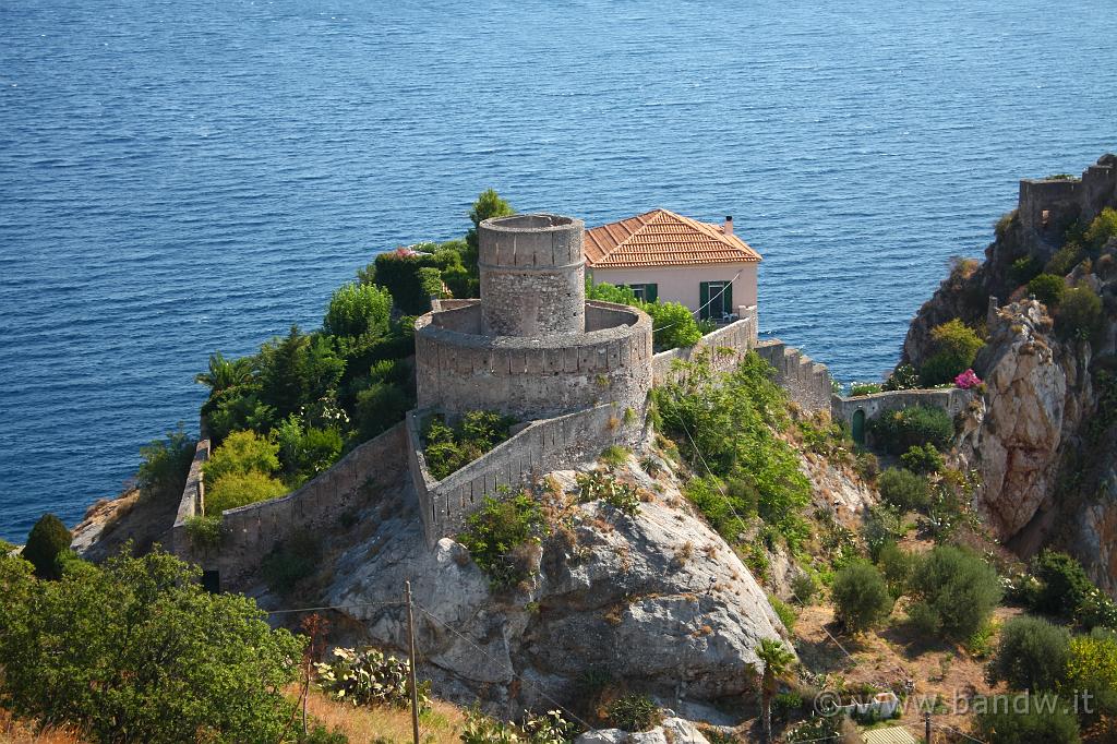 SS114_028.JPG - Castello (??) di Sant'Alessio Siculo