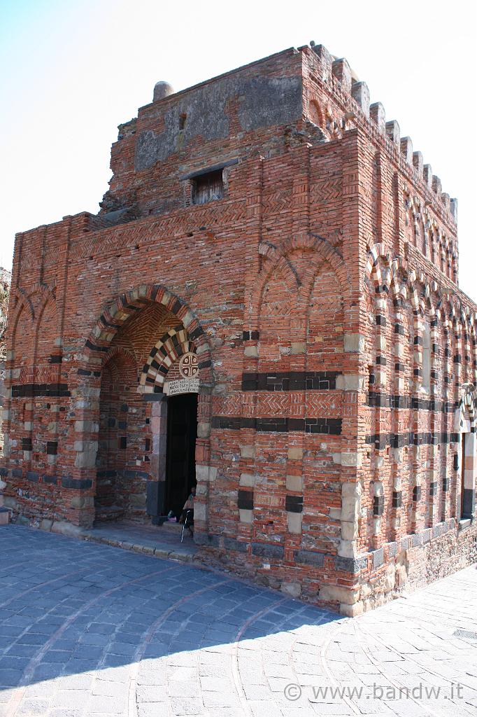 SS114_033.JPG - Casalvecchio Siculo - Chiesa dei Santi Pietro e Paolo sec. XII