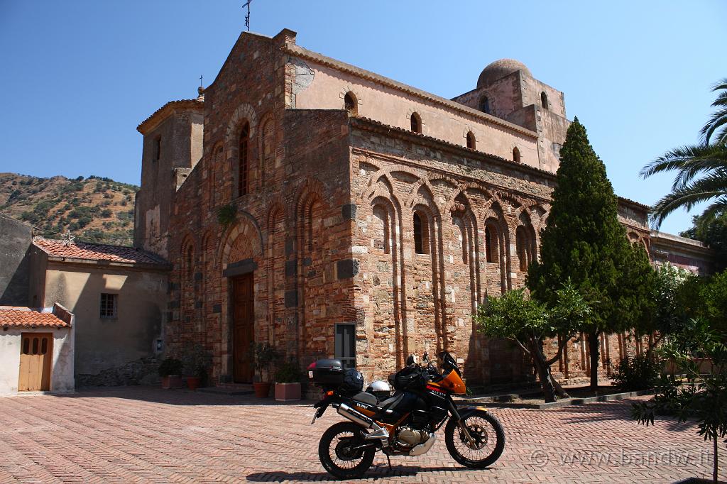 SS114_044.JPG - Itala Marina - Chiesa di San Pietro e Paolo sec.XI