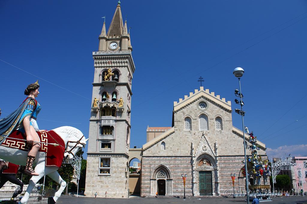 SS114_098.JPG - Messina - Il Duomo e Mata (I Giganti) regina sul suo cavallo bianco