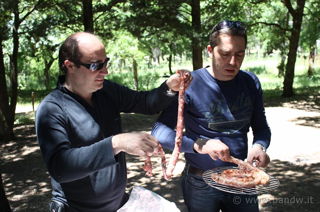 Sasizzentreffen_2008_051.JPG - Si prepara altra ruota di Salsiccia