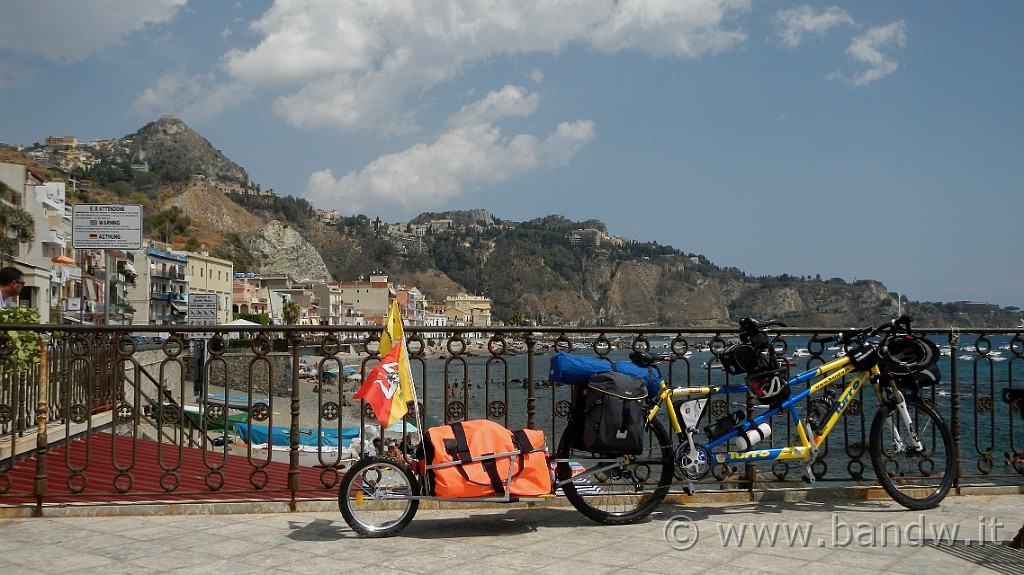 DSCN9458.JPG - Sosta a Giardini Naxos